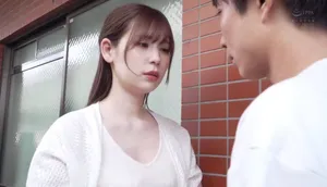 Chồng tẻ nhạt, người vợ nhận ra cậu thanh niên cạnh nhà tốt hơn